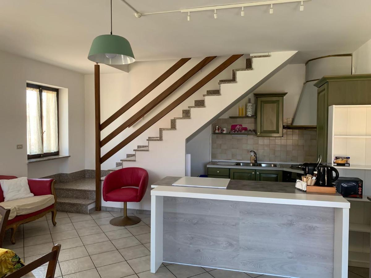 Takalcastel 2 Apartment Cisterna d'Asti Bagian luar foto